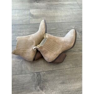 NWOT Patina Women Tan Suede Leather Ankle Booties Wood Heel Western Cowgirl 9.5‎